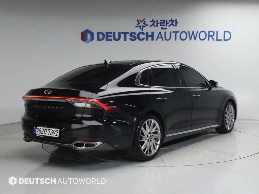 HYUNDAI Grandeur - Vista 2