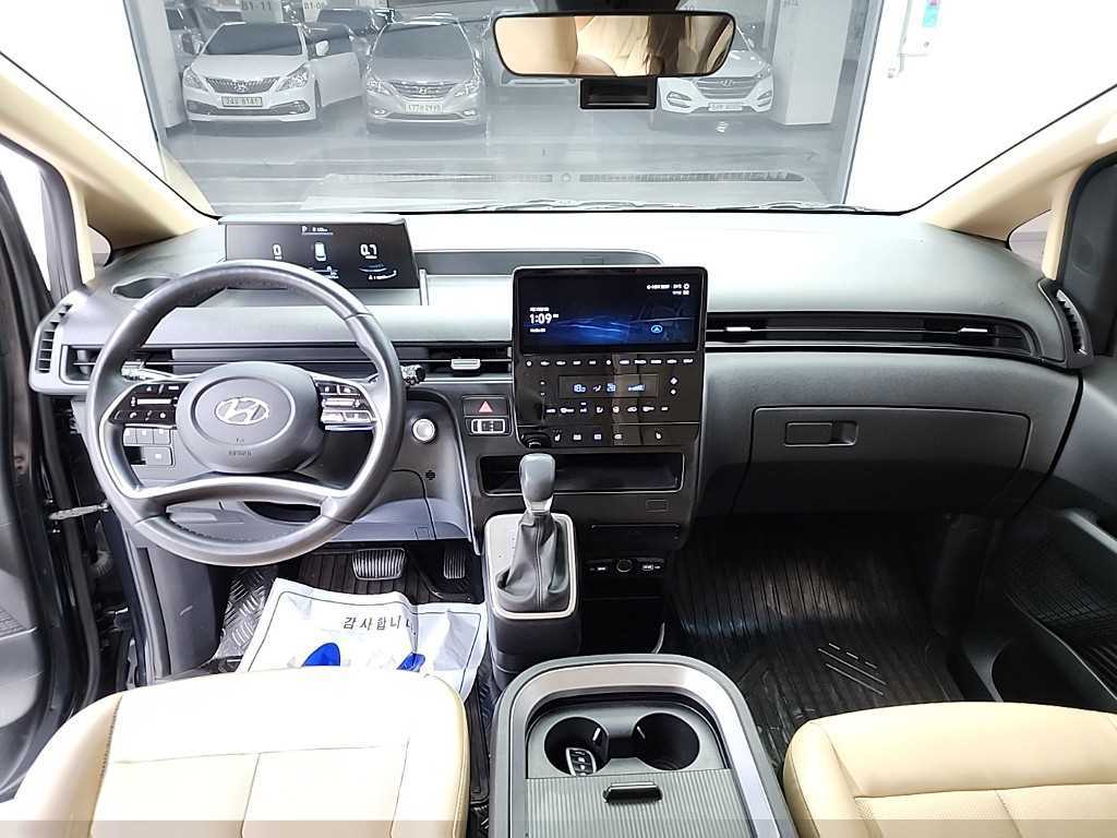 HYUNDAI Staria - Vista 7