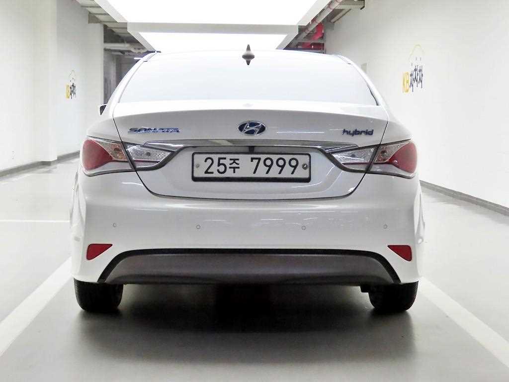 HYUNDAI Sonata - Vista 3