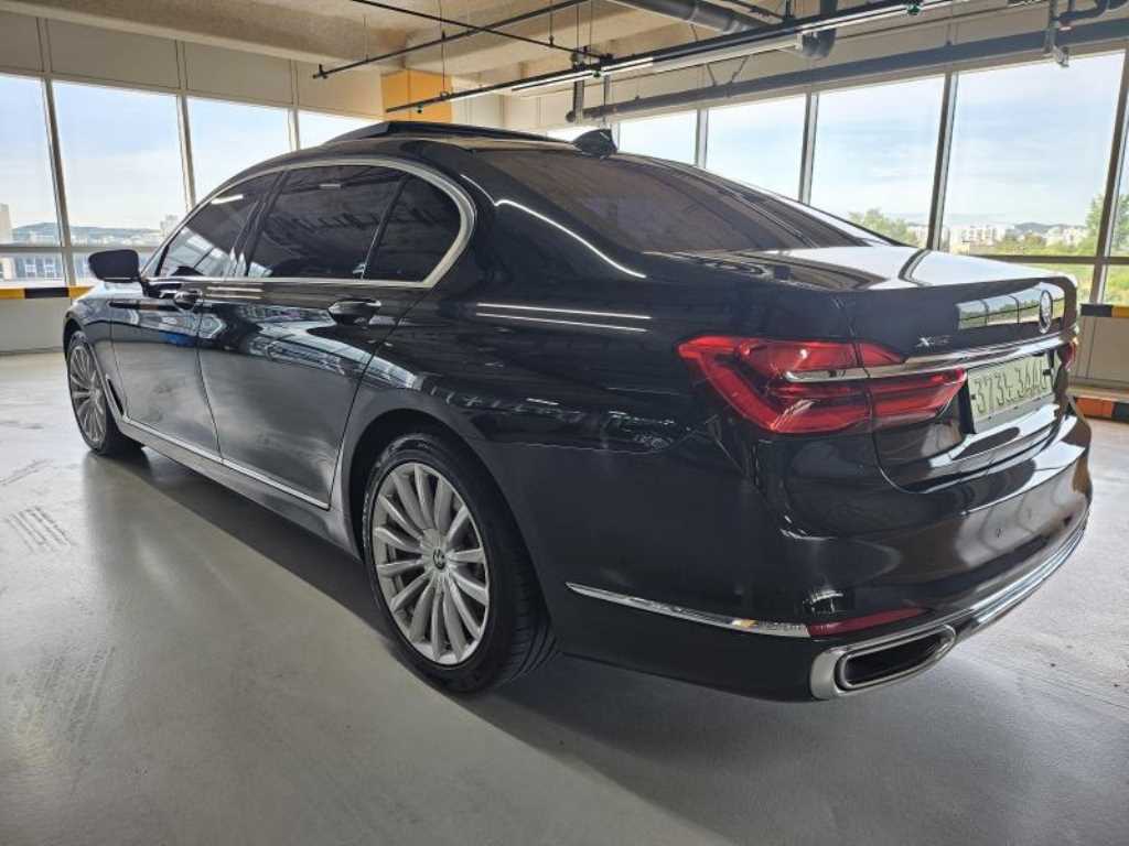 BMW 7 Series - Vista 6