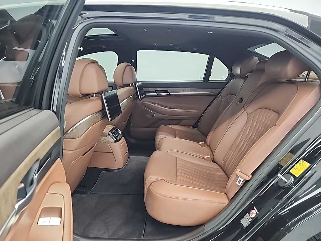 Genesis G90 - Vista 12