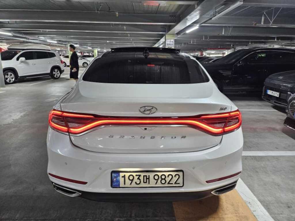 HYUNDAI Grandeur - Vista 4