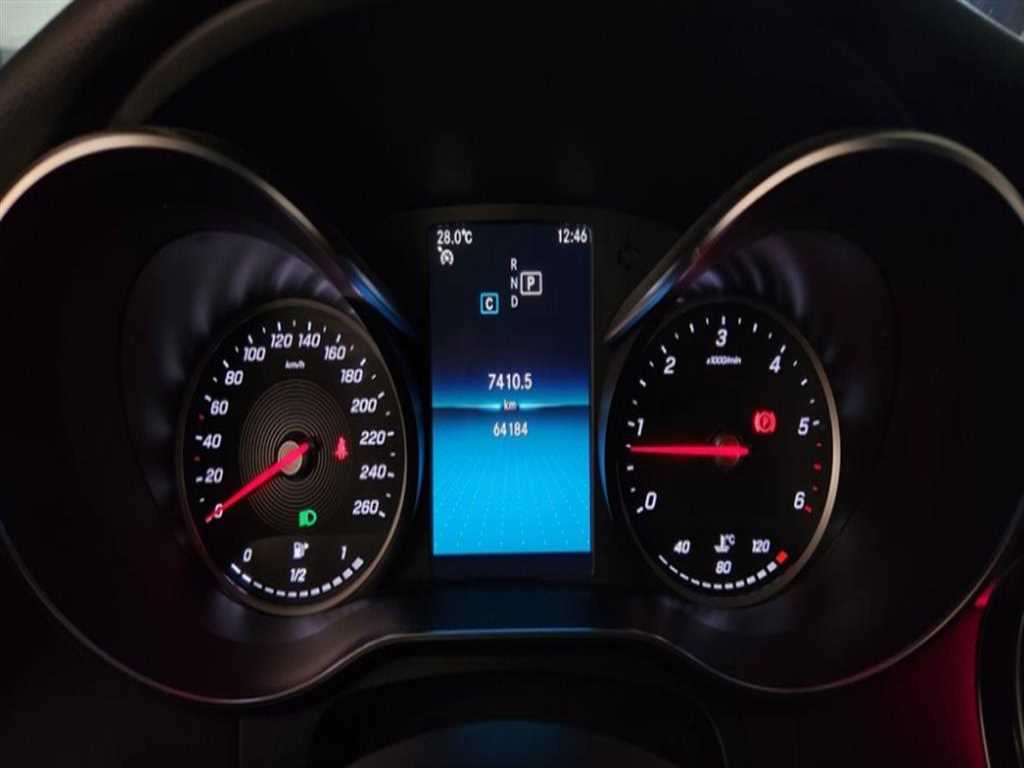 Mercedes Benz C Class - Vista 4