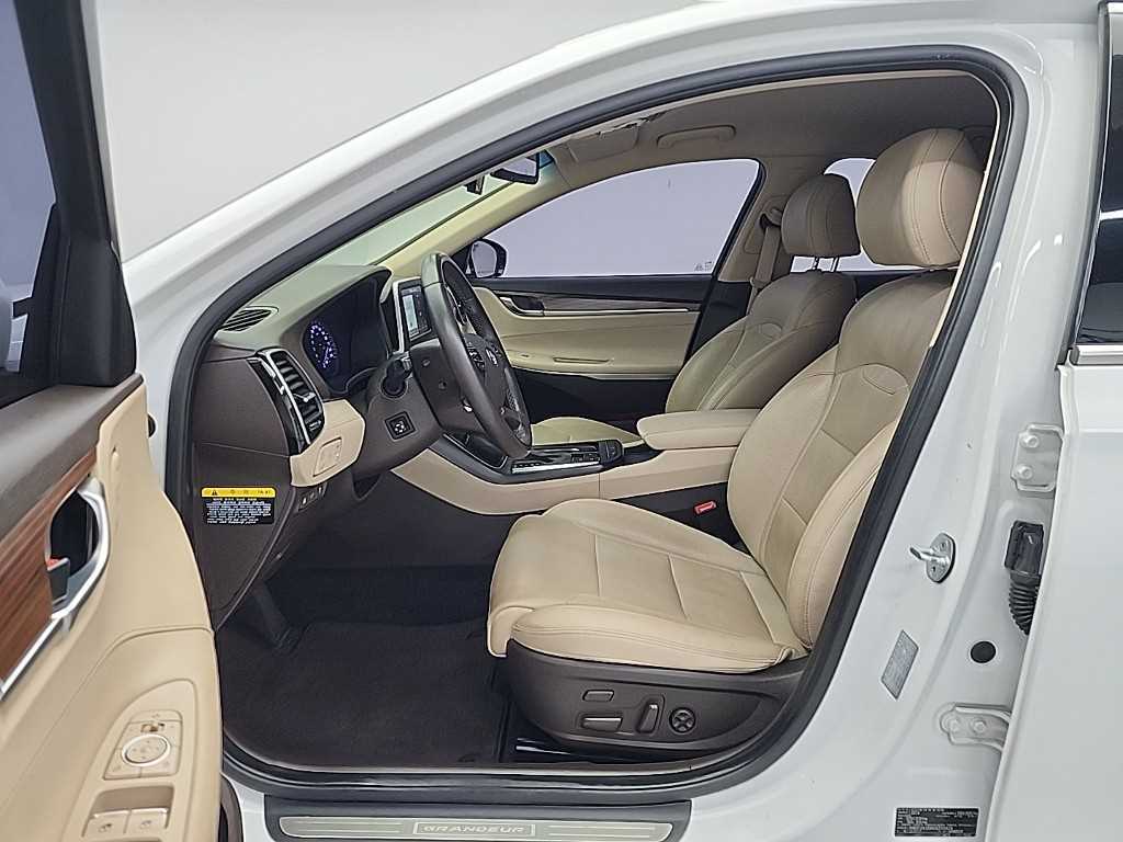HYUNDAI Grandeur - Vista 11
