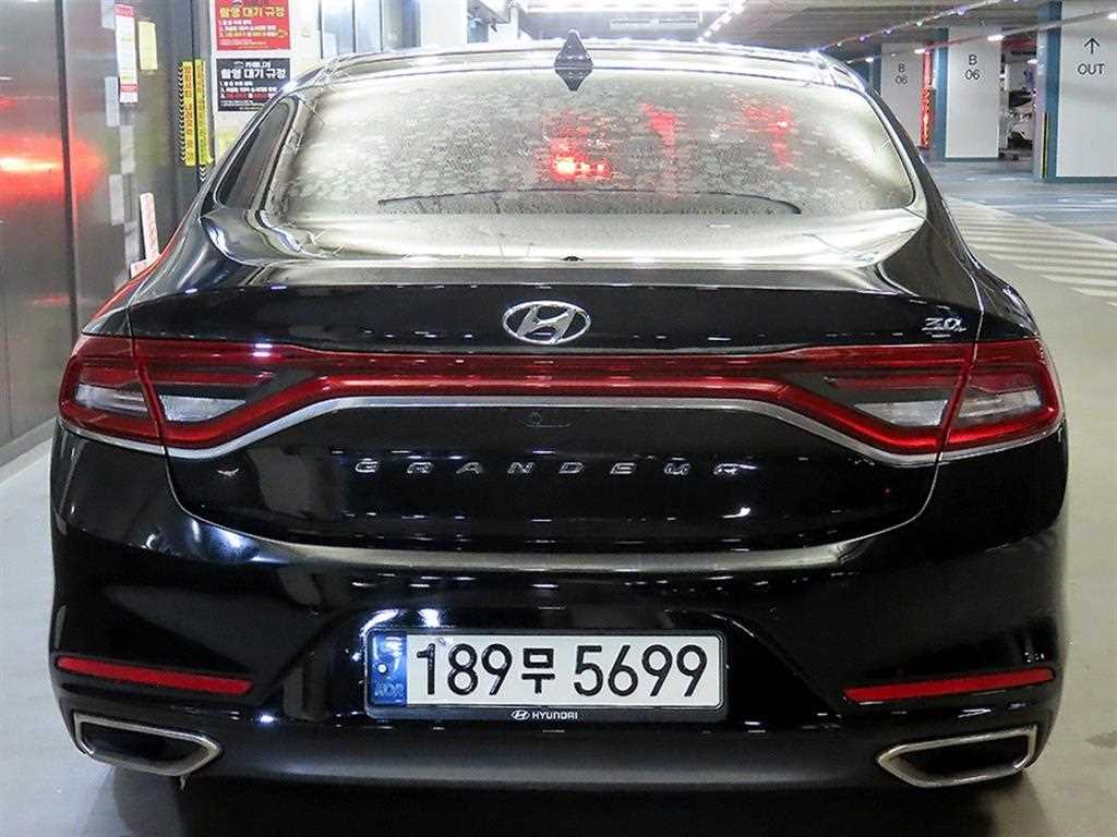 HYUNDAI Grandeur - Vista 5