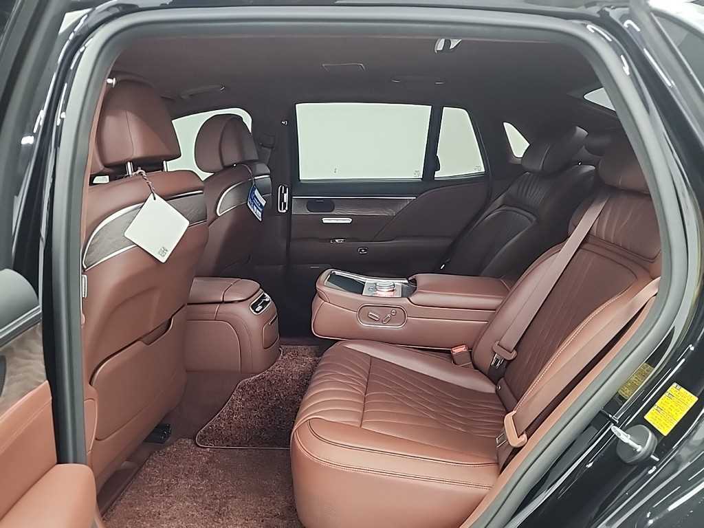 Genesis G90 - Vista 12