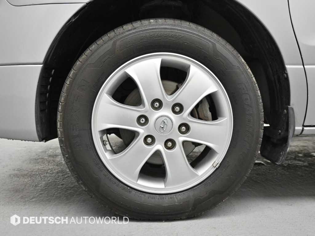 HYUNDAI Starex - Vista 5
