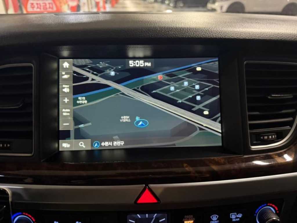 HYUNDAI Genesis - Vista 10