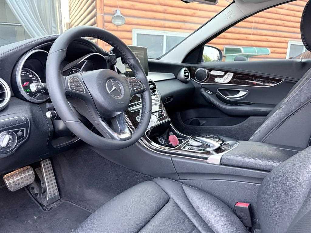 Mercedes Benz C Class - Vista 6
