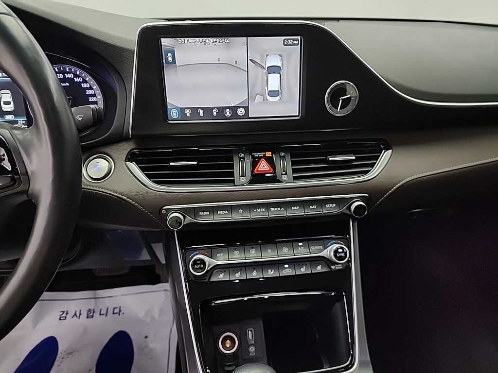 HYUNDAI Grandeur - Vista 10