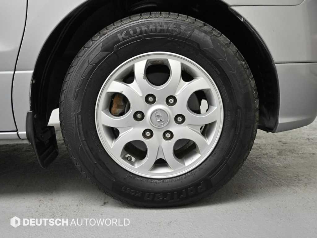 HYUNDAI Starex - Vista 5