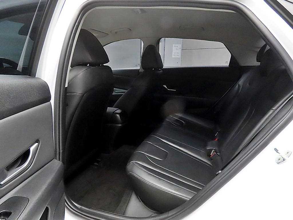HYUNDAI Avante - Vista 6
