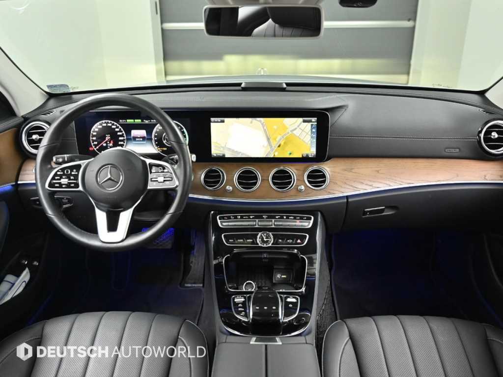 Mercedes Benz E class - Vista 8