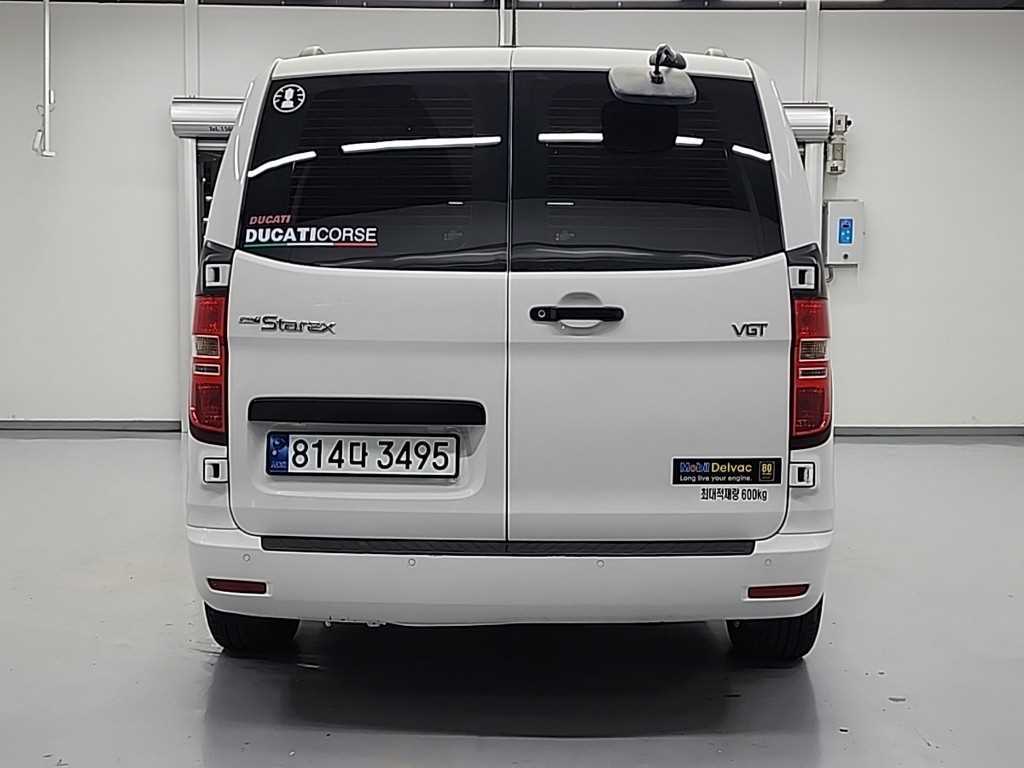 HYUNDAI Starex - Vista 3