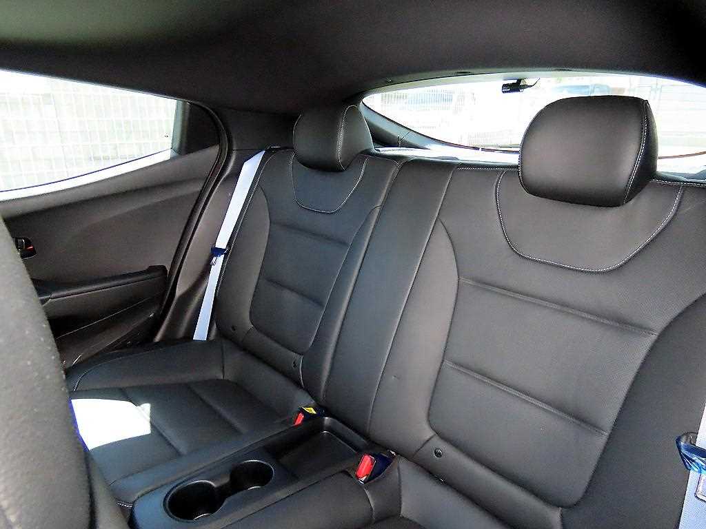 HYUNDAI Veloster - Vista 6