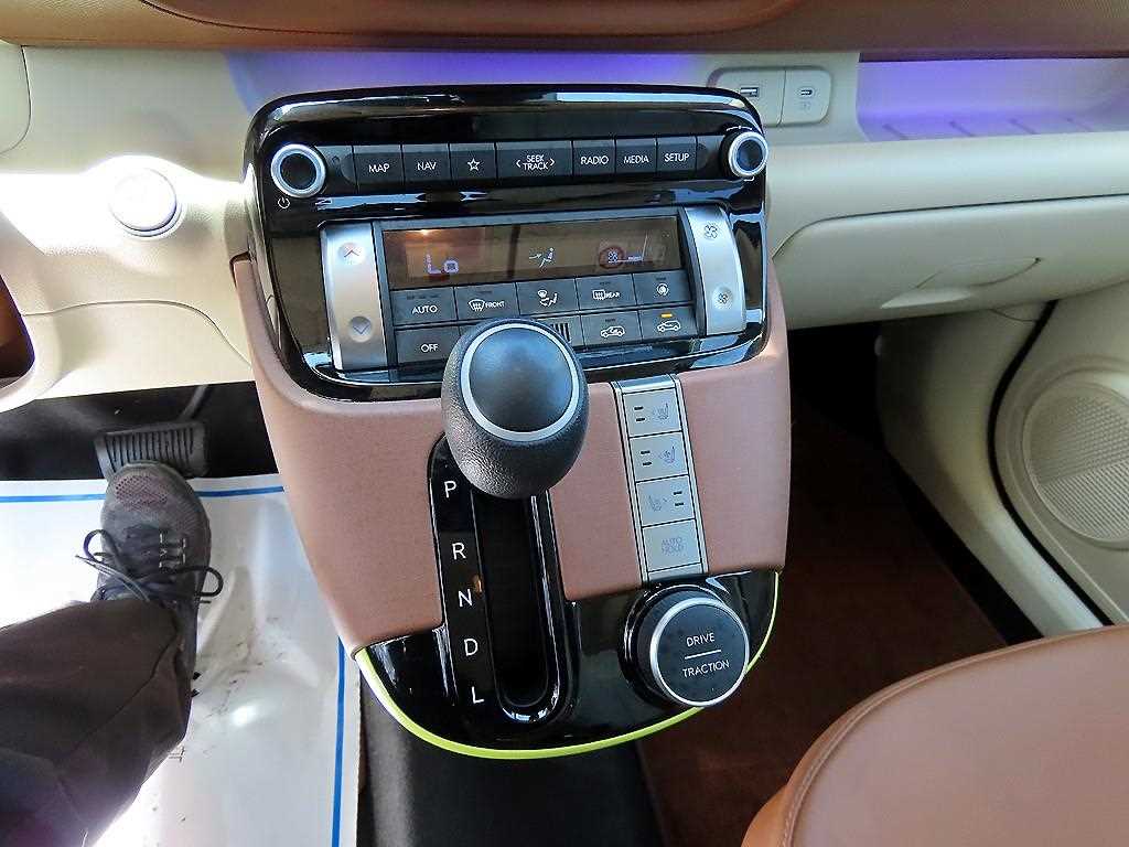 HYUNDAI Casper - Vista 10