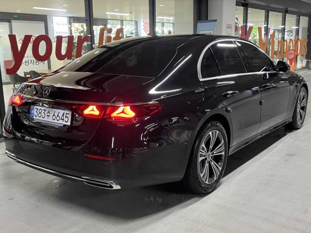 Mercedes Benz E class - Vista 4