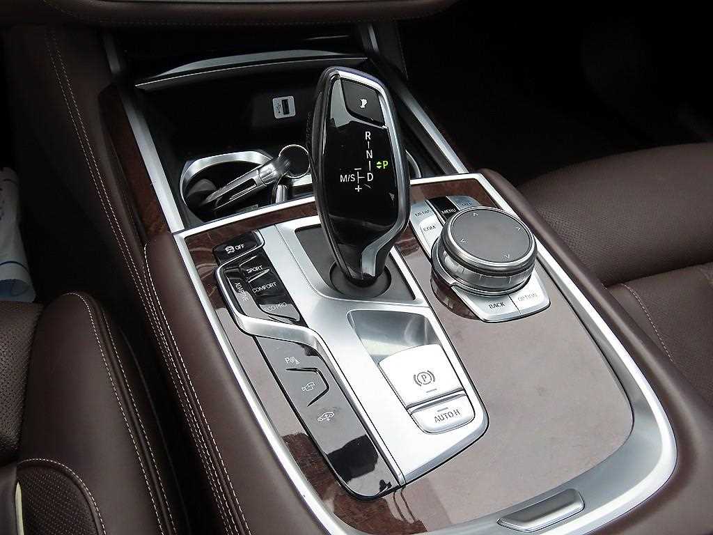 BMW 7 Series - Vista 11