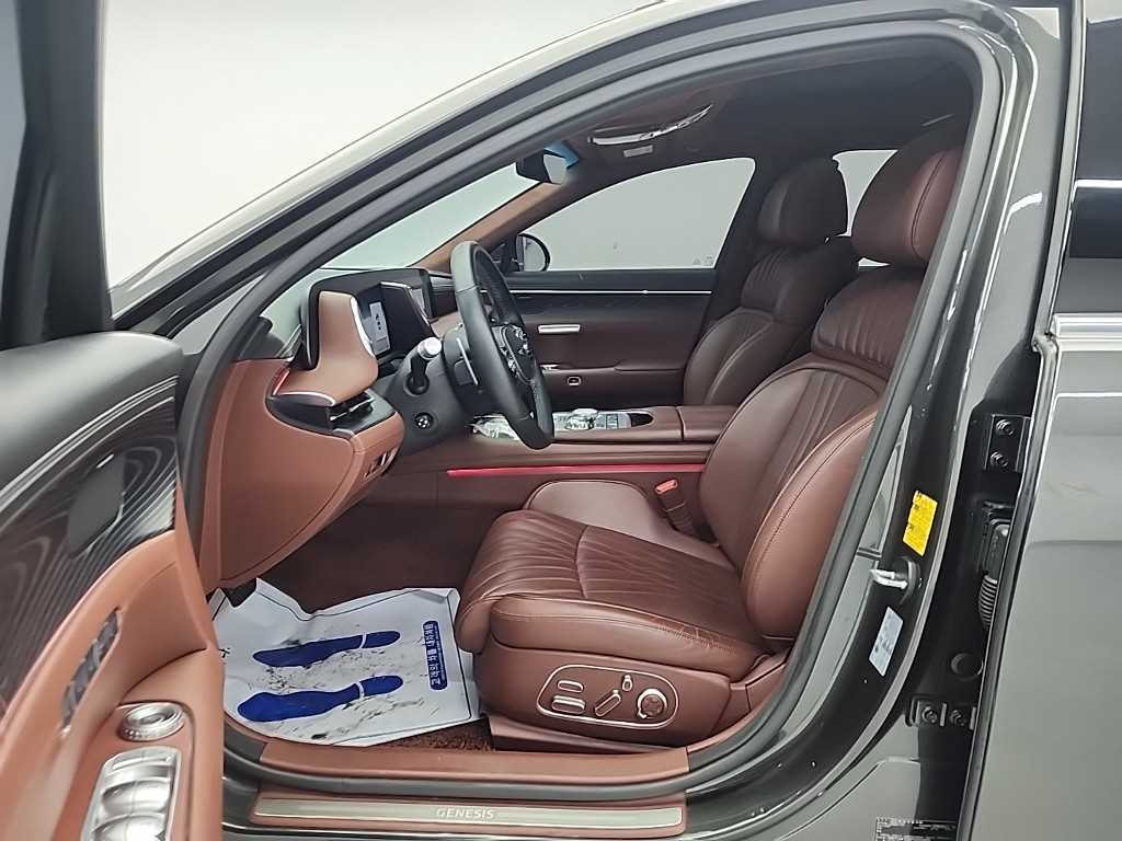 Genesis G90 - Vista 11