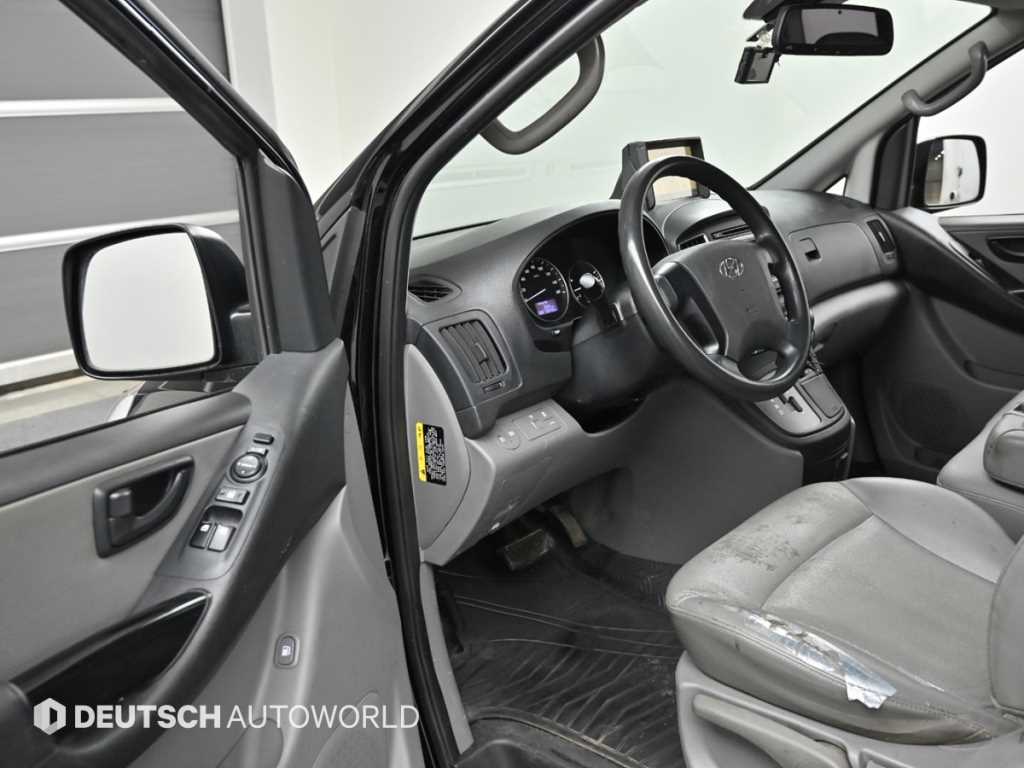 HYUNDAI Starex - Vista 11