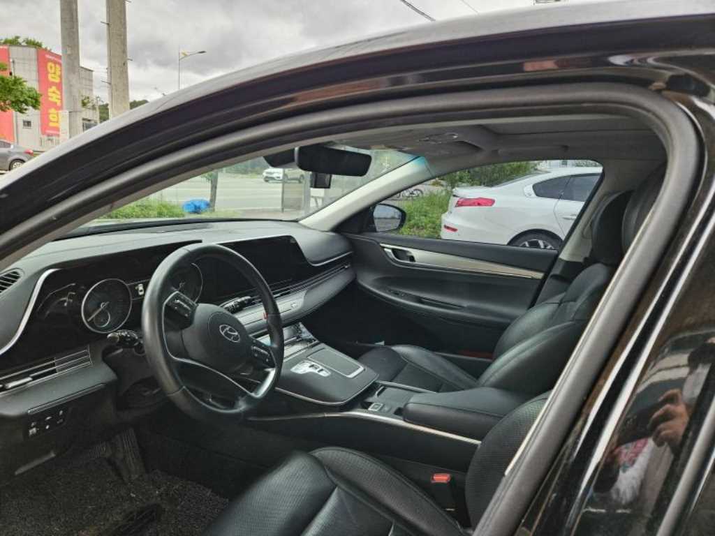 HYUNDAI Grandeur - Vista 3