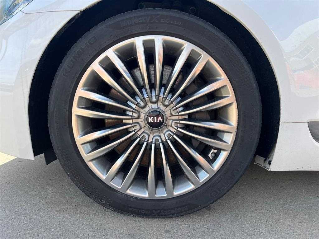 KIA K9 - Vista 6