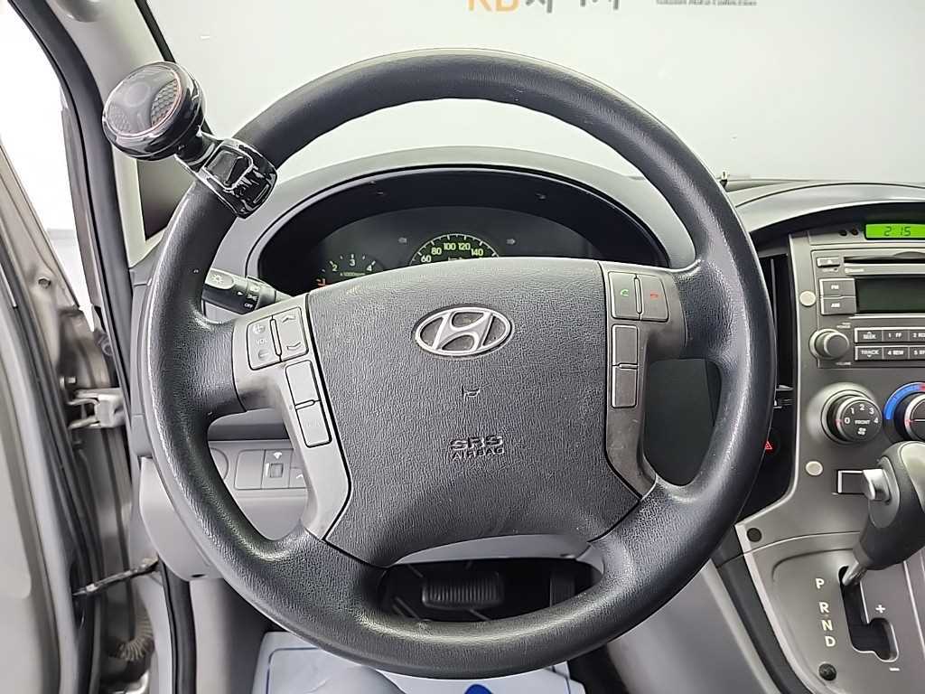 HYUNDAI Starex - Vista 9