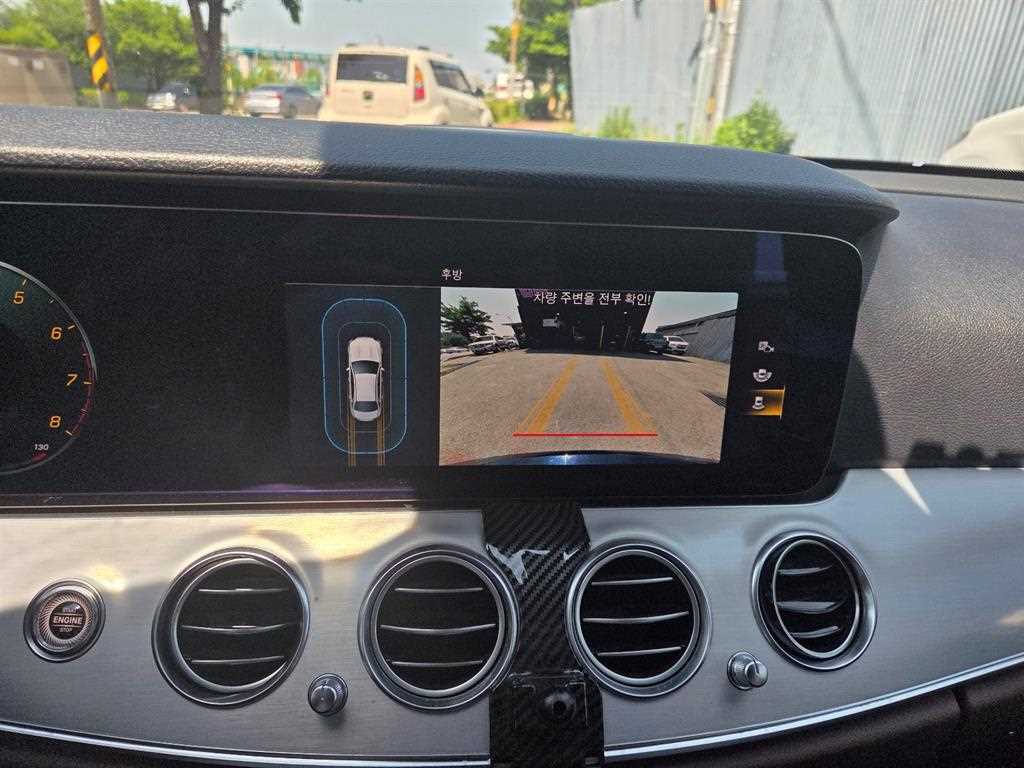 Mercedes Benz E class - Vista 10