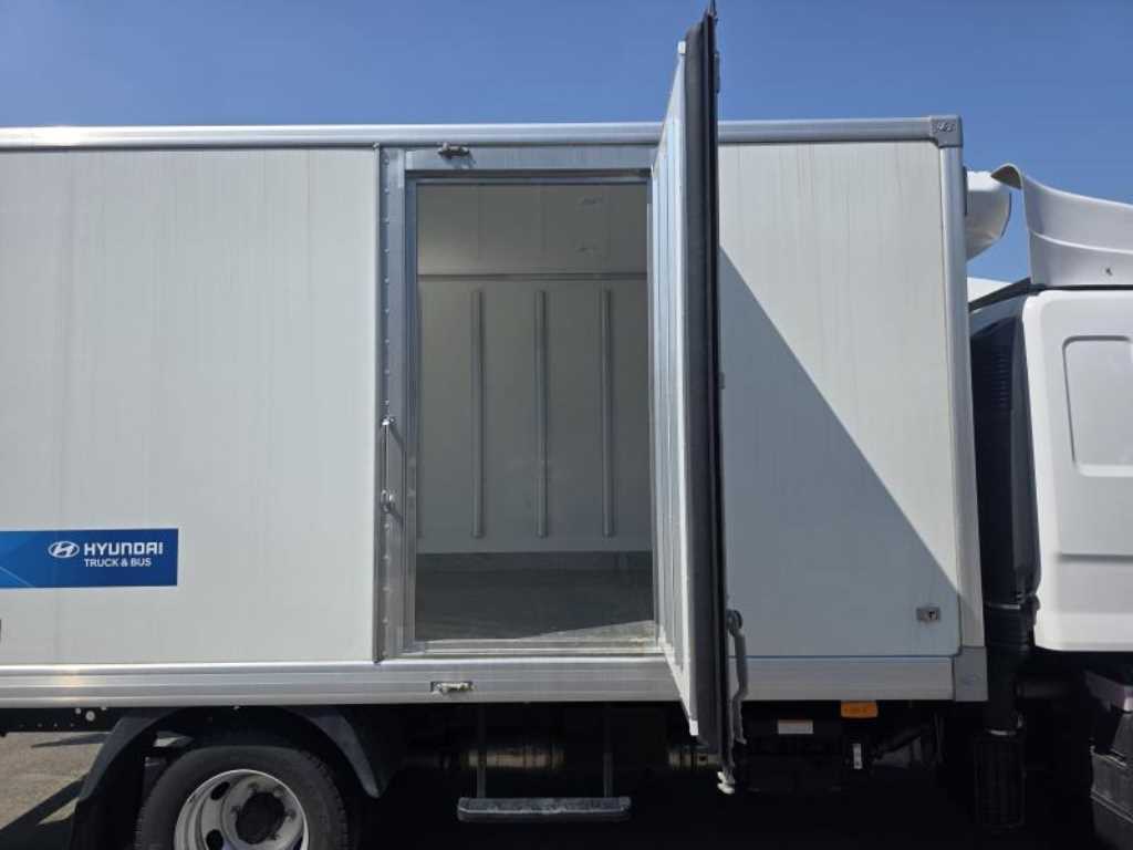 medium and large cargo truck - Vista 6