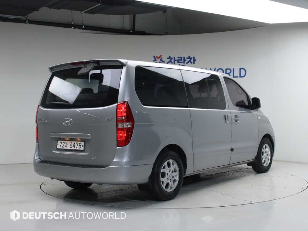 HYUNDAI Starex - Vista 2