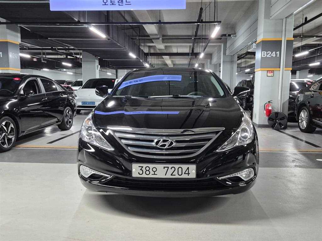 HYUNDAI Sonata - Vista 2
