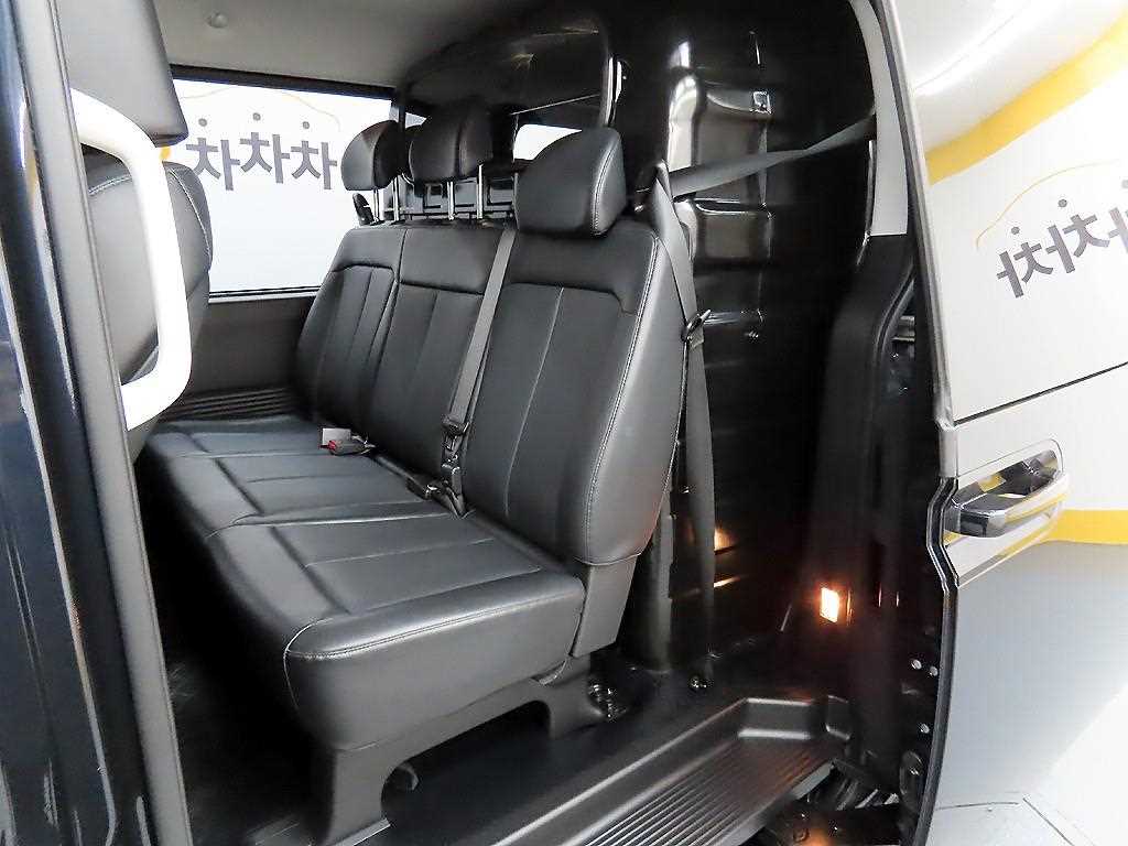 HYUNDAI Staria - Vista 6