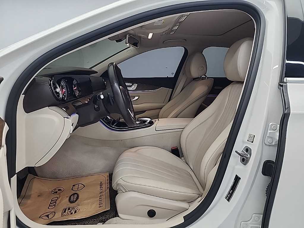 Mercedes Benz E class - Vista 11