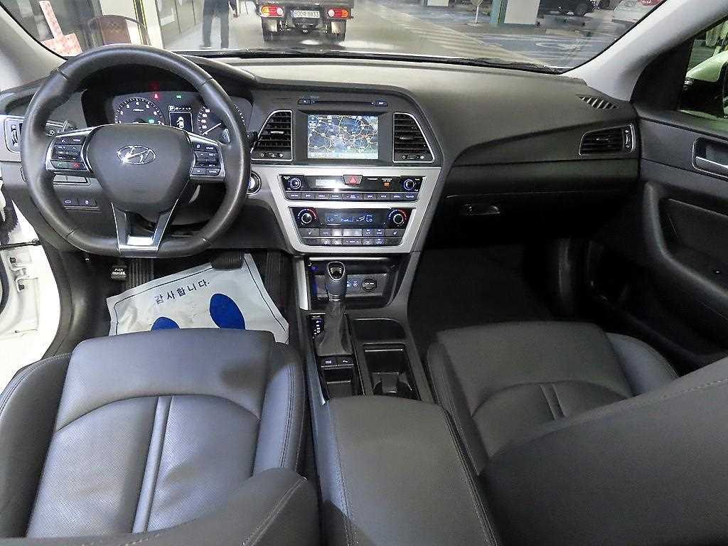 HYUNDAI Sonata - Vista 10