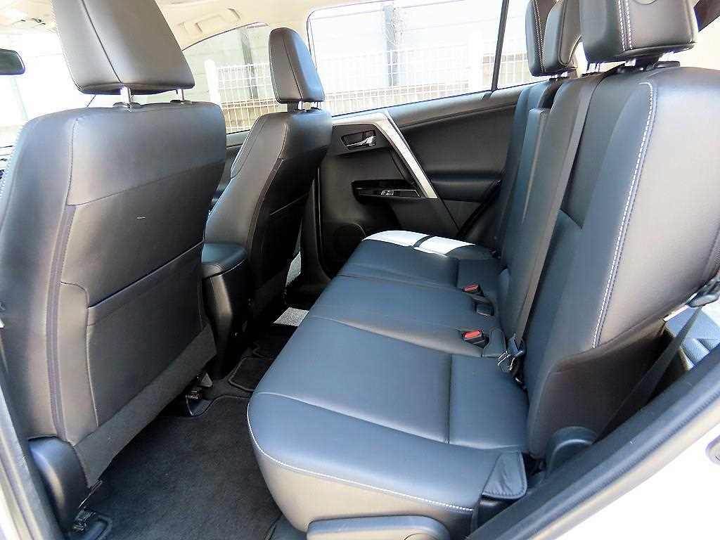 Toyota RAV4 - Vista 6