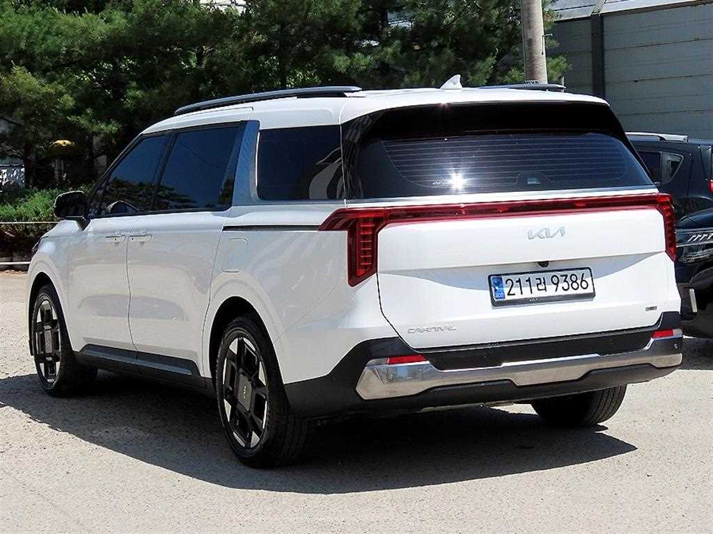 KIA Carnival - Vista 3