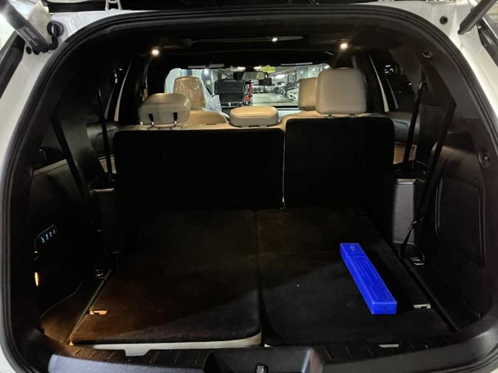 Ford Explorer - Vista 9