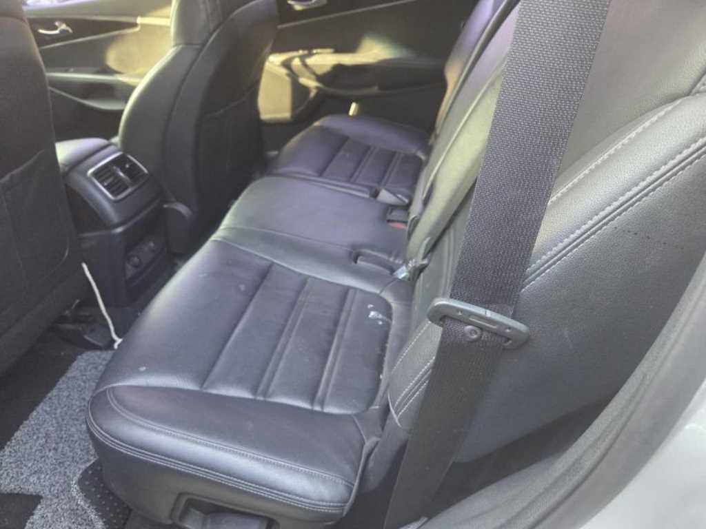 KIA Sorento - Vista 8