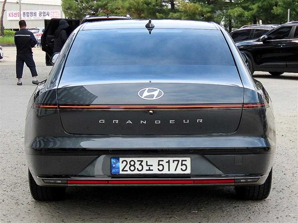 HYUNDAI Grandeur - Vista 5