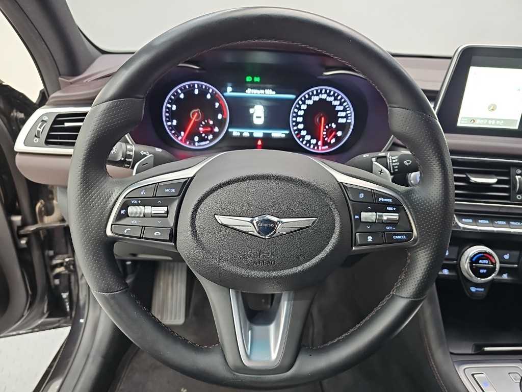 Genesis G70 - Vista 9