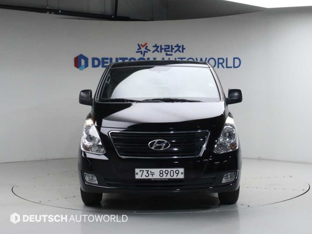 HYUNDAI Starex - Vista 3