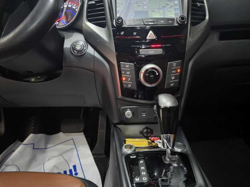 Ssangyong Tivoli - Vista 10