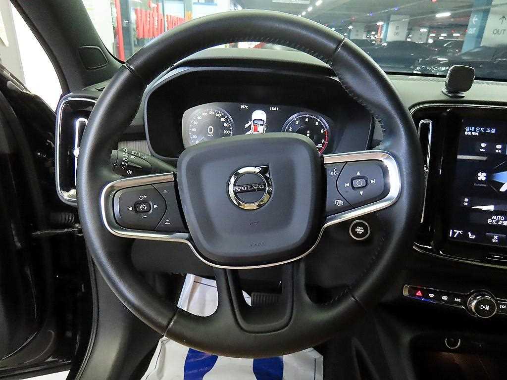 Volvo XC40 - Vista 8