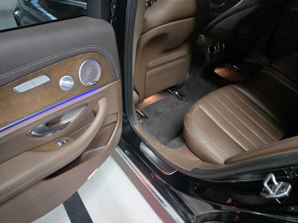 Mercedes Benz E class - Vista 10