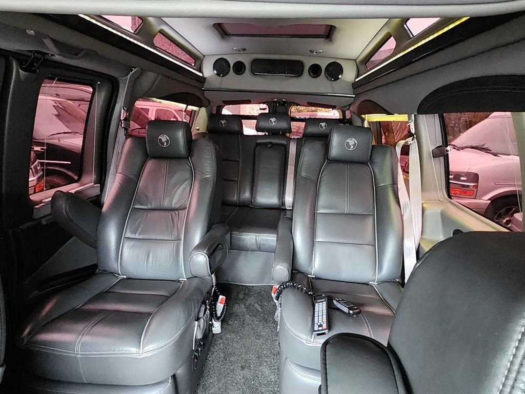 Chevrolet Express van 2017 Negro - Importación desde Corea - HF Imports Iquique - Foto 13