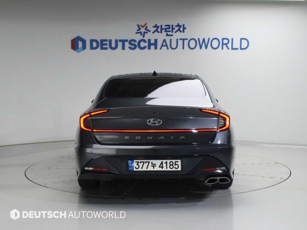 HYUNDAI Sonata - Vista 4