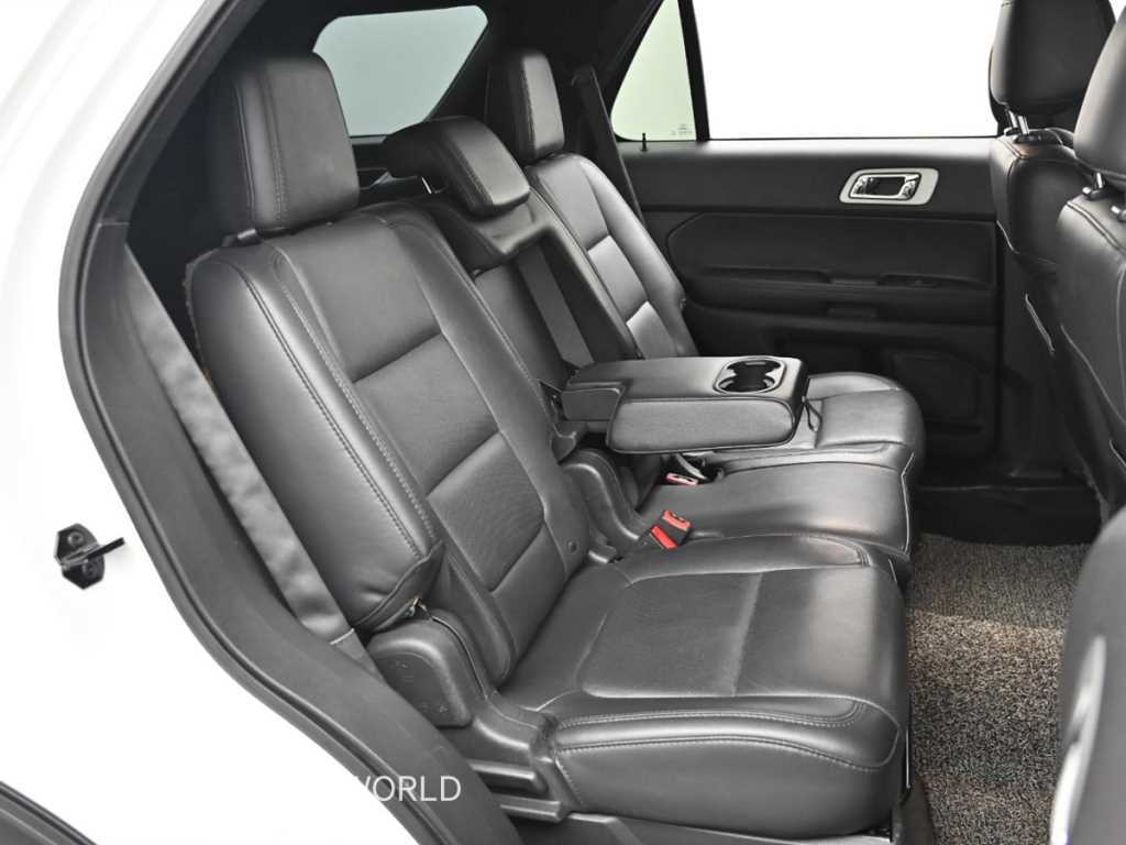 Ford Explorer - Vista 12
