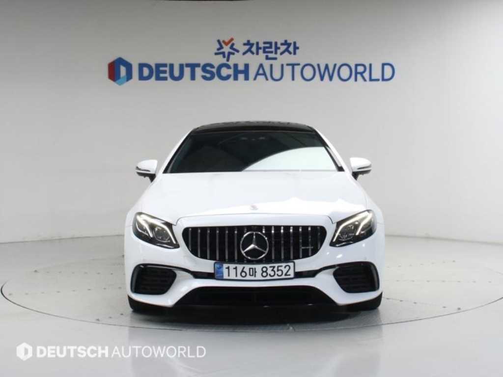 Mercedes Benz E class - Vista 4