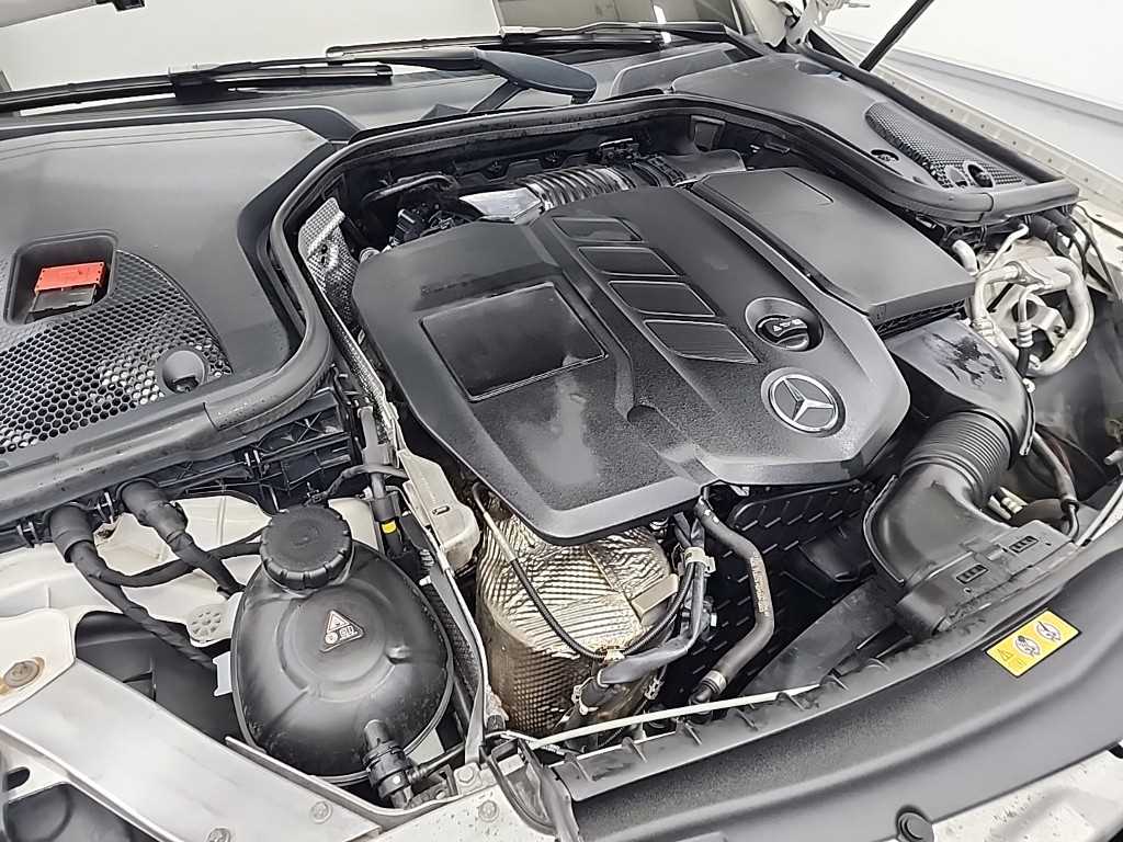 Mercedes Benz E class - Vista 5