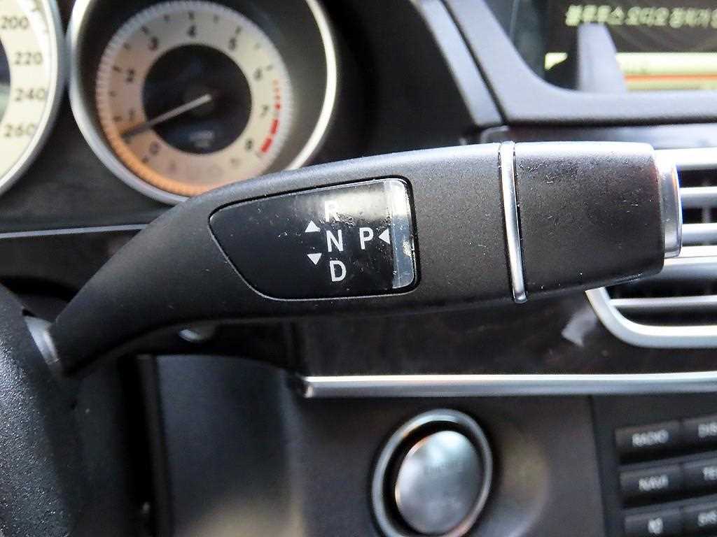 Mercedes Benz E class - Vista 10